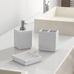 Quadrotto White Bathroom Accessory Set