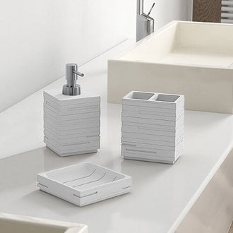 Quadrotto White Bathroom Accessory Set Gedy QU200-02