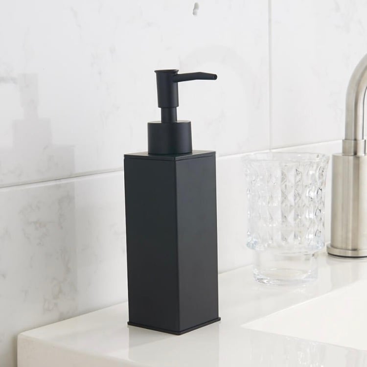 Featured image of post Modern Black Soap Dispenser / The biggest and most important advantage of an automatic the biggest and most important advantage of an automatic soap dispenser compared to a regular one is the fact you can use them without actually.