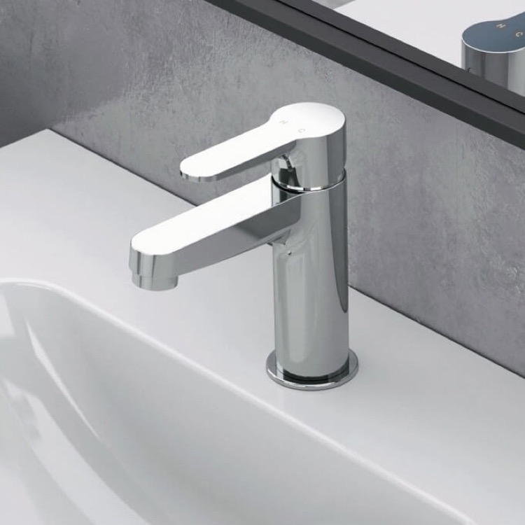 Remer W11USNL-CR Chrome Single Hole Bathroom Faucet