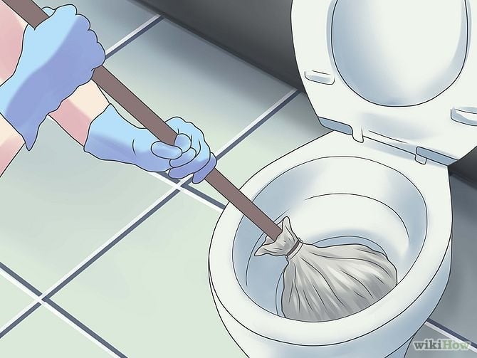 How to Unclog a Toilet With a Plunger