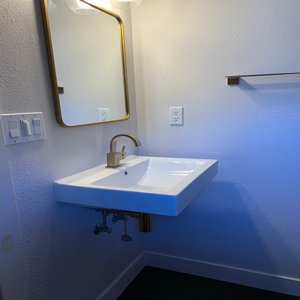 CeraStyle 064200-U,CeraStyle 064200-U-One Hole,CeraStyle 064200-U-Three Hole all/2019-07-29/image-Q611J.jpg